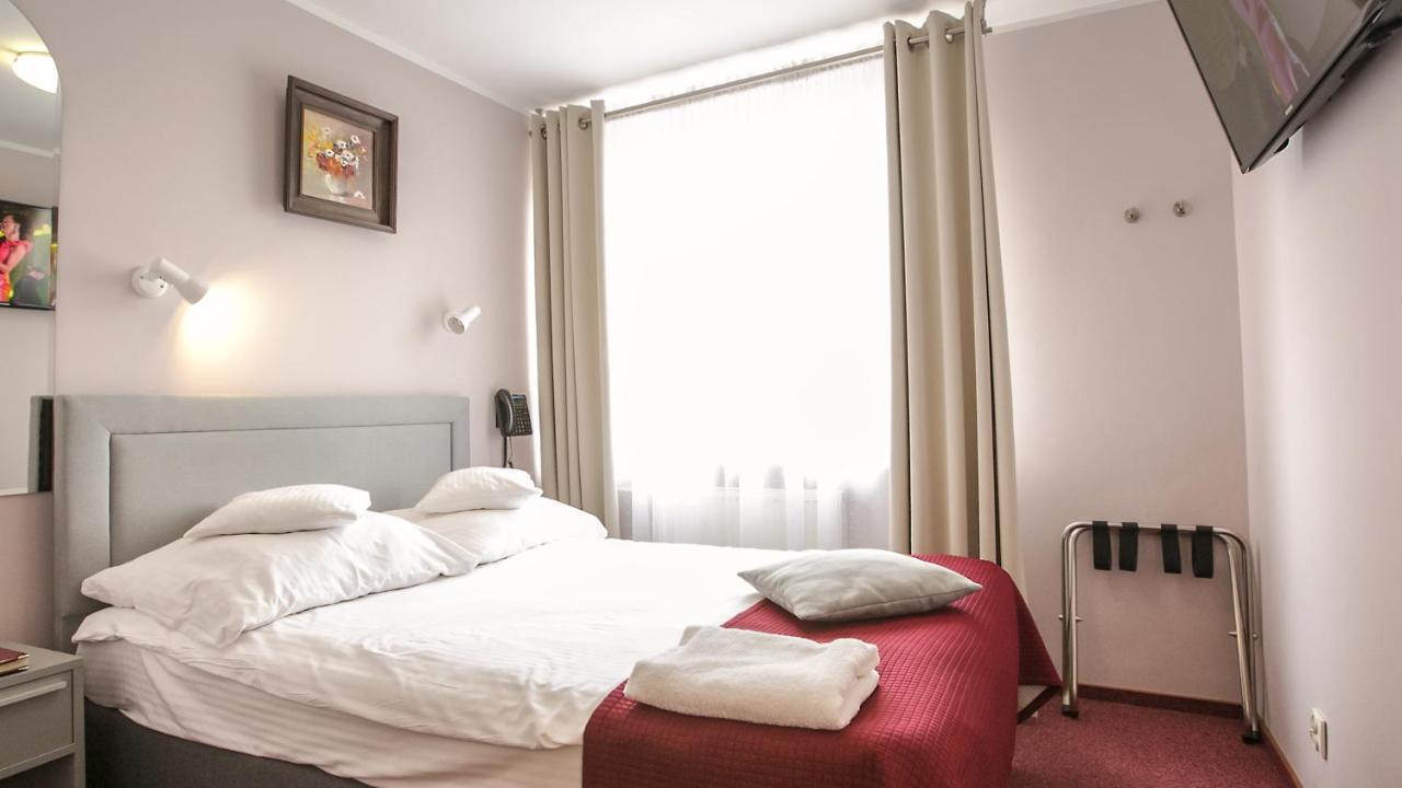 Hotel Unibus Bielsk Podlaski Ngoại thất bức ảnh