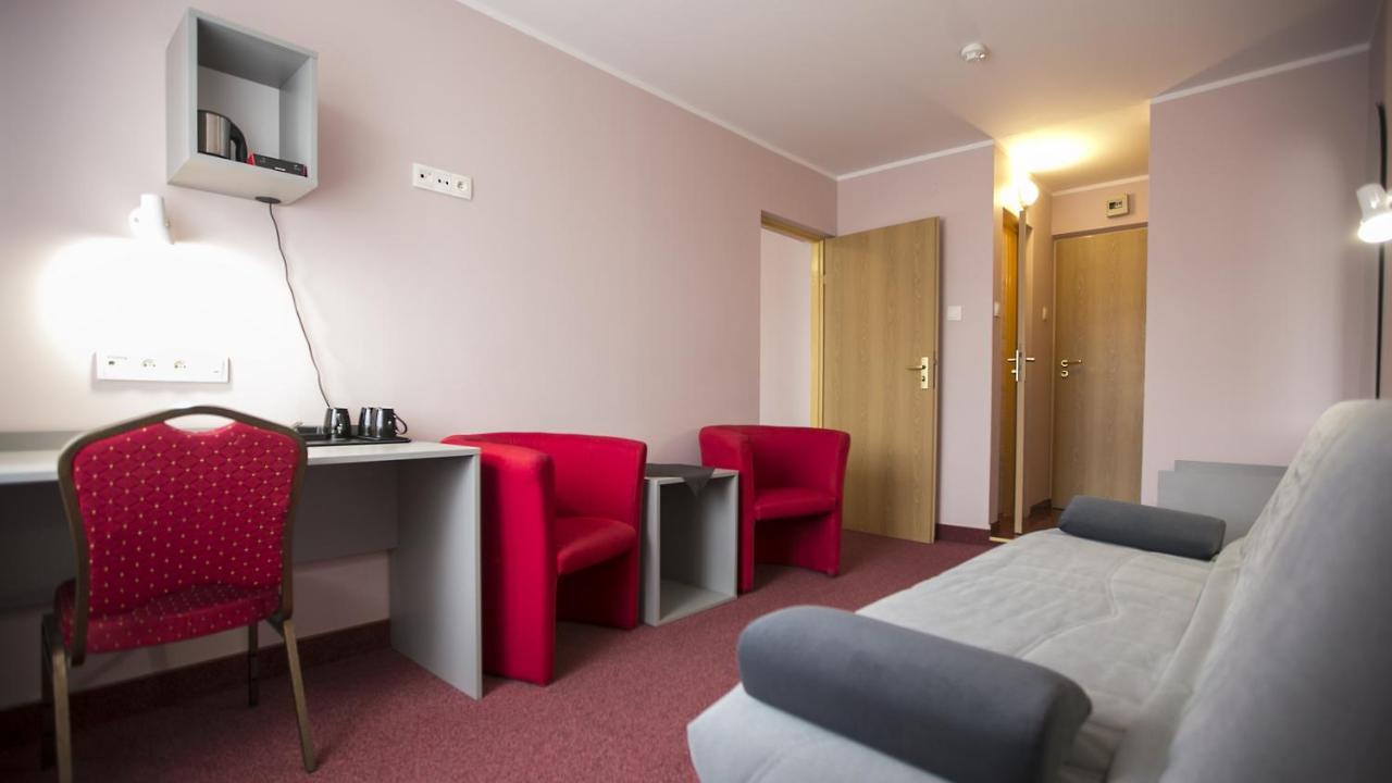 Hotel Unibus Bielsk Podlaski Ngoại thất bức ảnh
