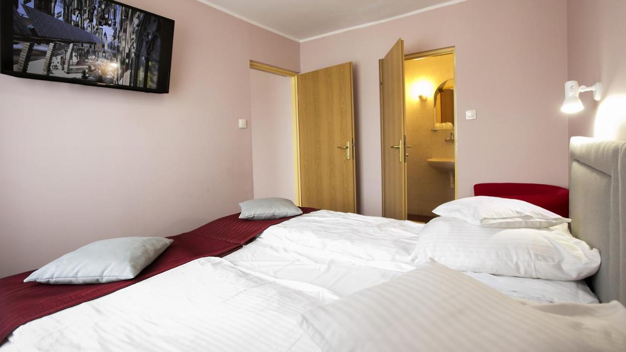 Hotel Unibus Bielsk Podlaski Ngoại thất bức ảnh