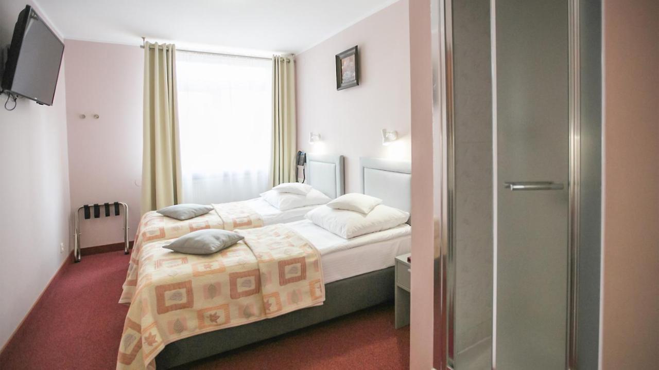 Hotel Unibus Bielsk Podlaski Ngoại thất bức ảnh
