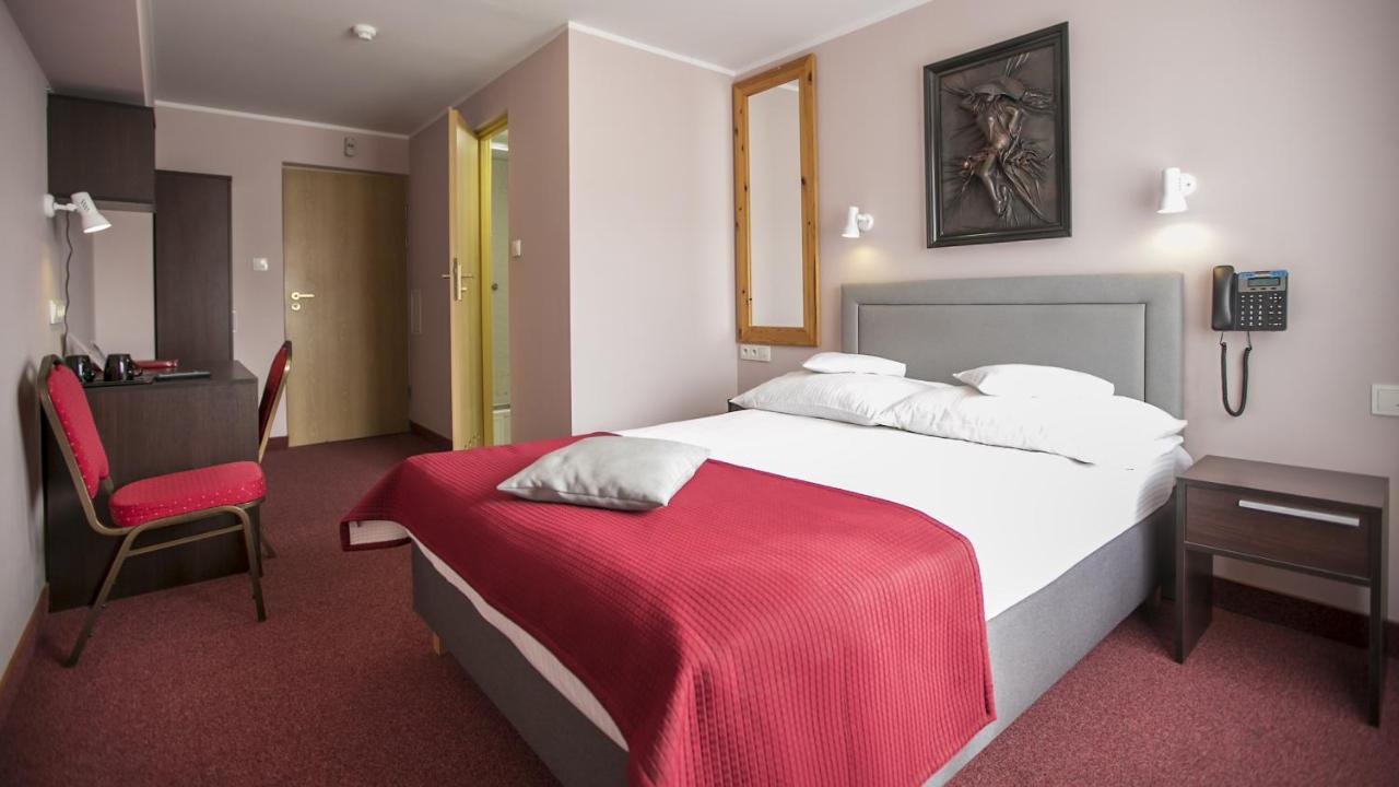 Hotel Unibus Bielsk Podlaski Ngoại thất bức ảnh