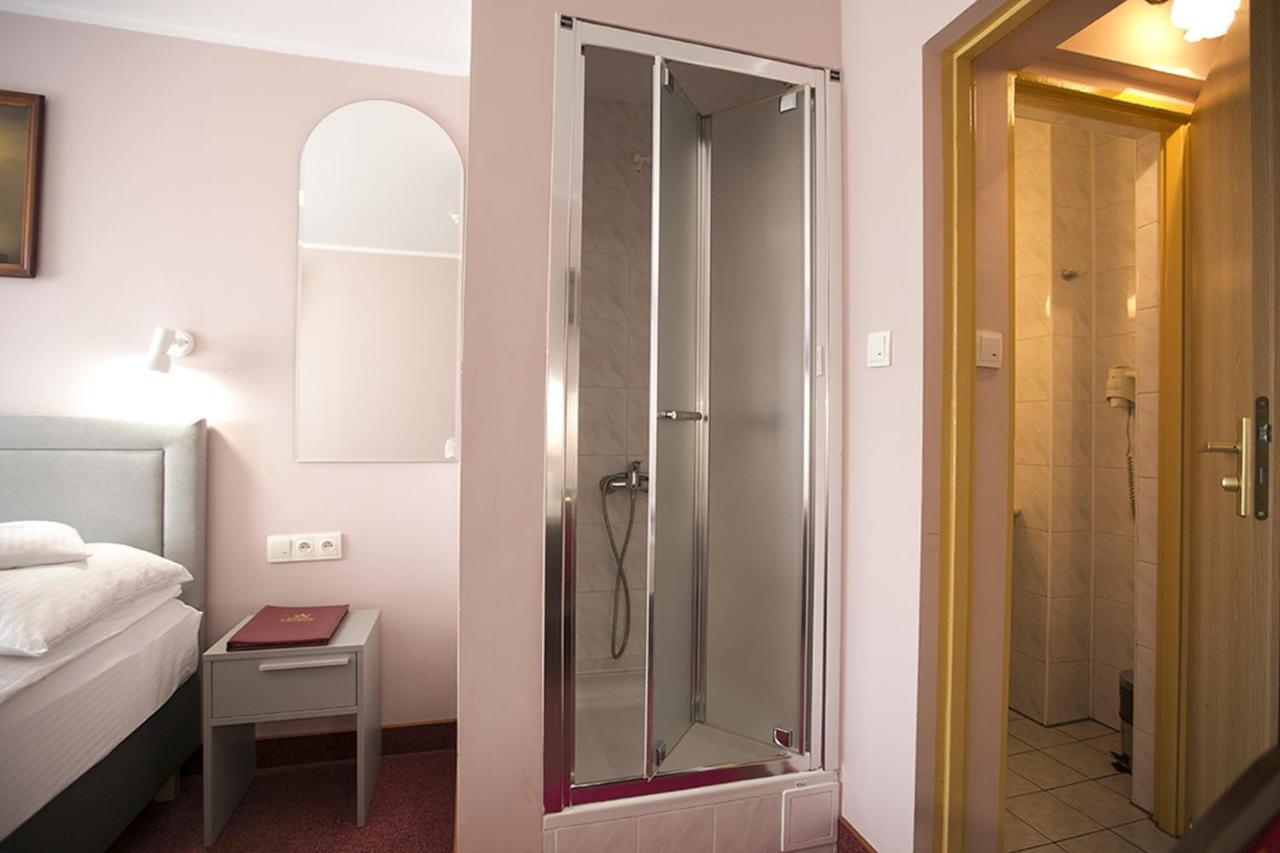 Hotel Unibus Bielsk Podlaski Ngoại thất bức ảnh